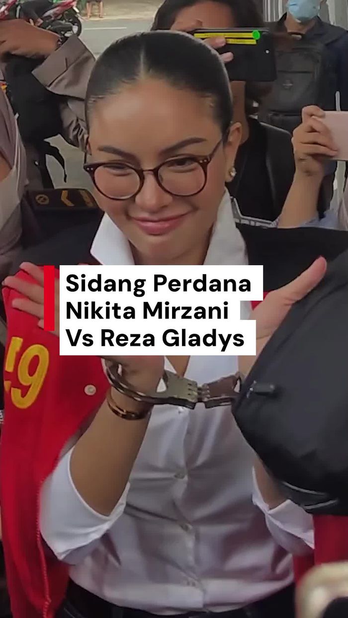 Video Nikita Mirzani Tiba di PN Jaksel dengan Tangan Diborgol 