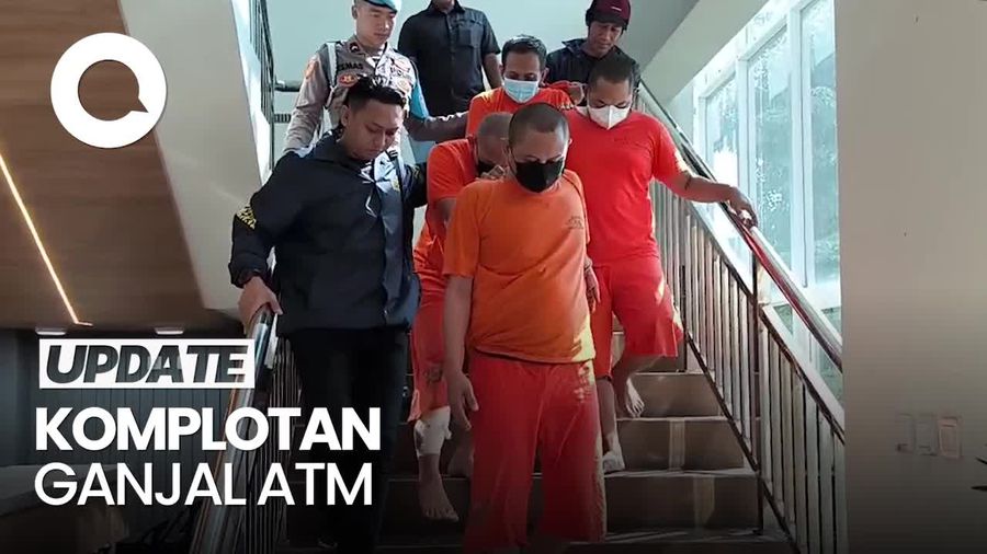 Video: Polisi Ringkus Komplotan Ganjal ATM di Gresik, Amankan 50 Kartu