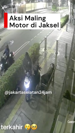 Video: Aksi Pencurian Motor di Trotoar Jaksel Terekam CCTV 