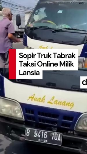 Video: Viral Sopir Truk Kabur Usai Tabrak Taksi Online yang Dibawa Lansia