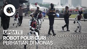 Video Aksi Robot Berompi Polri Curi Perhatian di Monas
