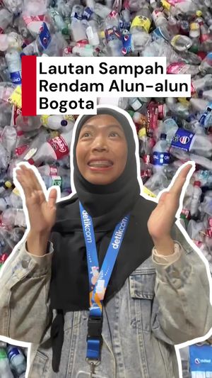 Video: Kala Alun-alun Bogota Jadi Lautan Botol Plastik