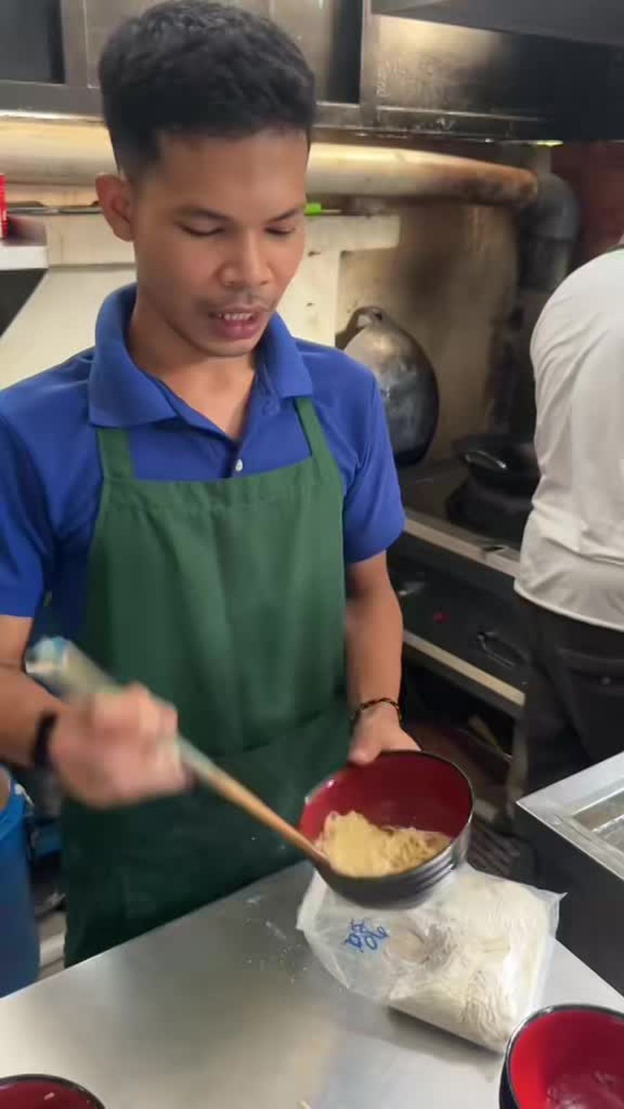 Video: Mantan Chef Hotel Jualan Mie Ayam Rp 16.000an