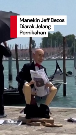 Video: Kala Jeff Bezos Mejeng di Toilet Jadi Tontonan di Venesia