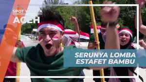 Menikmati Serunya Lomba Estafet Bambu dan Tawa Bahagia di Pantai Pasir Putih Aceh  