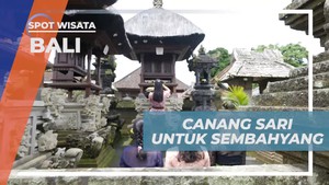 Membantu Membuat Canang Sari dan Menggunakannya dalam Sembahyang di Bali  