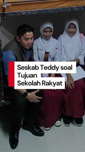 Video Seskab Teddy Bicara Tujuan Sekolah Rakyat: Anak-anak Lebih Sejahtera