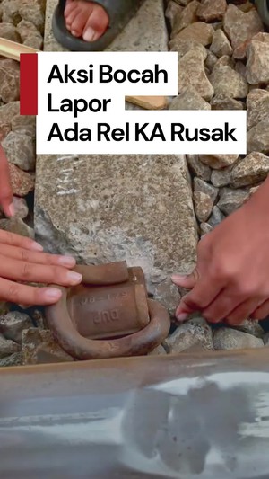 Video: Aksi Sejumlah Bocah Temukan Rel KA Bermasalah di Bogor 