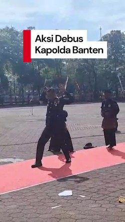 Video Atraksi Debus Kapolda Banten di HUT ke-79 Bhayangkara