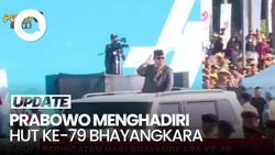 Video: Naik Maung Putih, Prabowo Tiba di Perayaan HUT Ke-79 Bhayangkara