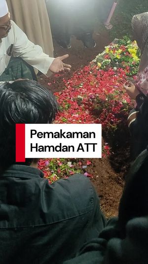 Video: Isak Tangis Iringi Pemakaman Jenazah Hamdan ATT