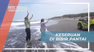 Bermain di Bibir Pantai Parangtritis, Yogyakarta  