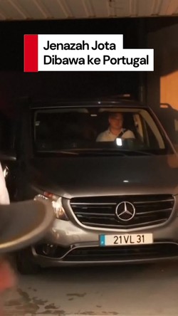 Video Istri dan Jorge Mendes Bawa Jenazah Diogo Jota ke Portugal