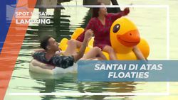 Bersantai di Atas Floaties dan Menikmati Keindahan Laut Pahawang di Lampung  