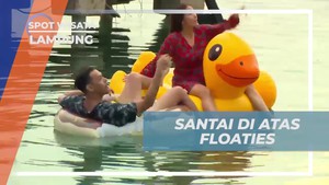 Bersantai di Atas Floaties dan Menikmati Keindahan Laut Pahawang di Lampung  