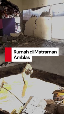 Video: Detik-detik Lantai Rumah Warga di Matraman Amblas 