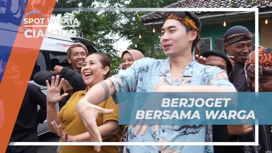 Berjoget Bersama Warga untuk Bangun Vibes Positif di Cianjur  