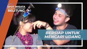 Mencari Udang di Pantai Pulau Bayan Bersama Artis di Belitung  