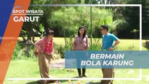 Bermain Bola Karung Bersama Warga di Kampung Sumber Alam Garut  