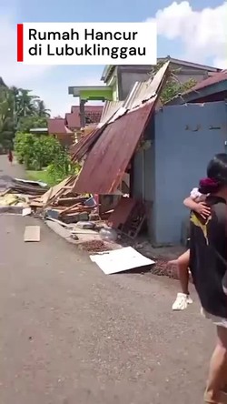 Video: Ledakan Hancurkan Rumah di Lubuklinggau, 2 Orang Luka