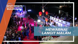 Mewarnai Langit Malam Bulukumba dengan Pelepasan Lampion dan Pertunjukan Kembang Api 