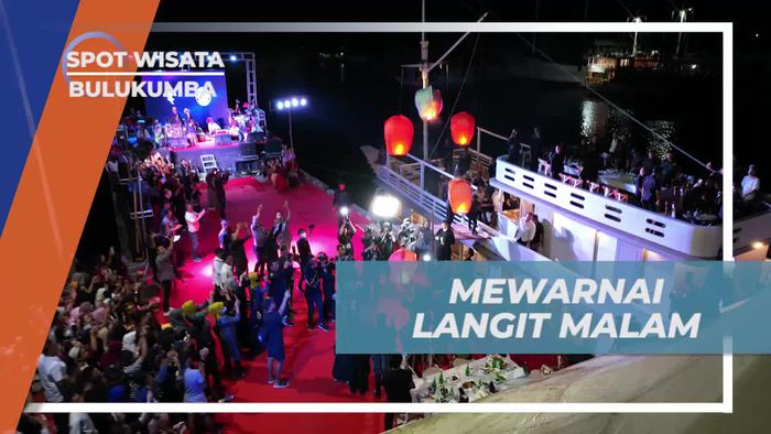 Mewarnai Langit Malam Bulukumba dengan Pelepasan Lampion dan Pertunjukan Kembang Api 