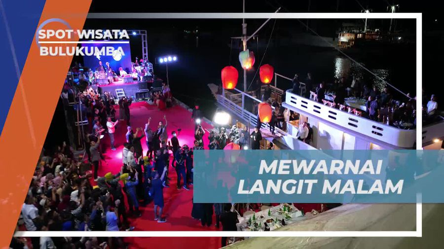 Mewarnai Langit Malam Bulukumba dengan Pelepasan Lampion dan Pertunjukan Kembang Api 