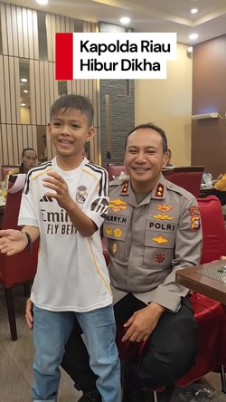 Video: Momen Kapolda Riau Hibur Dikha Pacu Jalur