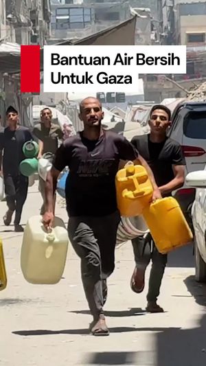 Video: PMI Distribusikan Air Bersih Untuk Gaza