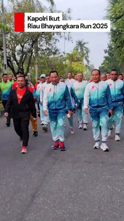 Video Kapolri Jalan Santai di Riau Bhayangkara Run 2025
