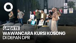 Video Aksi Tolak RKUHAP di DPR, Wajah Prabowo Ditempel di Kursi Kosong