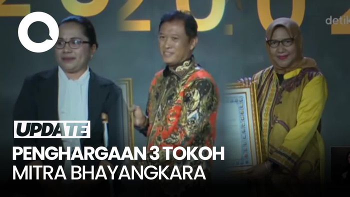 Video: Polri Beri Penghargaan ke 3 Tokoh Mitra Bhayangkara