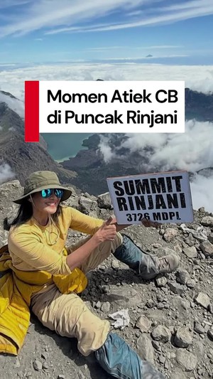 Video: Gaya Atiek CB Taklukkan Rinjani di Usia 62 Tahun