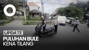Video: Puluhan Bule di Bali Kena Tilang gegara Tak Pakai Helm