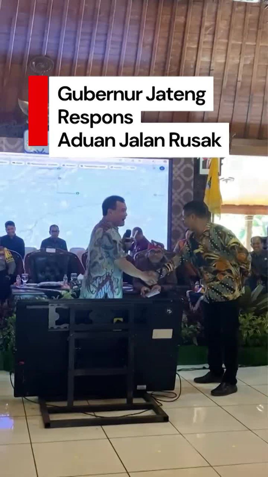 Video: Momen Guyub Gubernur Jateng Respons Aduan Jalan Rusak di Temanggung