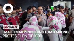 Video: Emak-emak Pendukung Tom Lembong Cekcok dengan Petugas di PN Tipikor