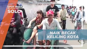 Menikmati Wisata Keliling Kota Solo dengan Becak di Alun-Alun Solo  