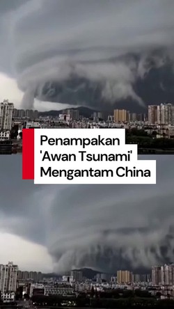 Video: Detik-detik Topan Wipha Bentuk Awan Tsunami di Langit China