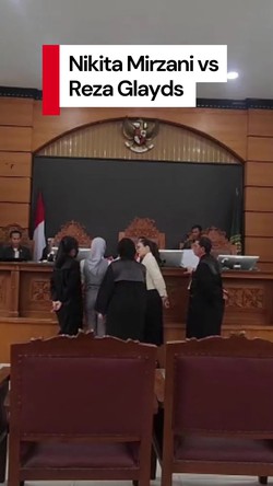 Video: Momen Nikita Mirzani dan Reza Gladys Cekcok di Sidang