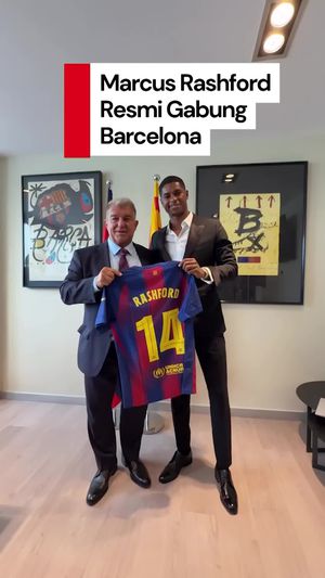 Video: Dipinjamkan MU, Rashford Kenakan Nomor 14 di Barcelona