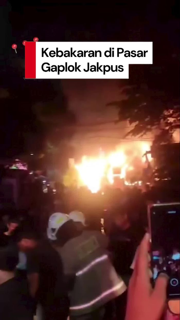 Video: Kebakaran di Pasar Gaplok Jakpus, Pos Polisi Hangus
