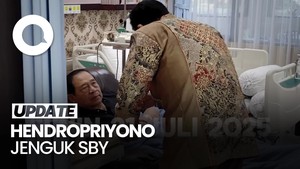 Video: Momen Hendropriyono Jenguk SBY di Rumah Sakit