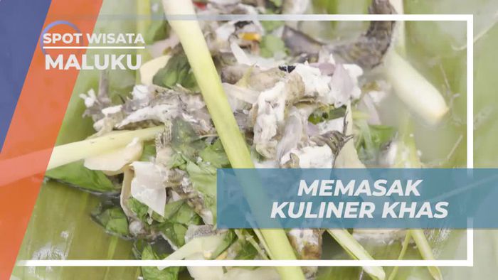 Memasak Kuliner Khas Maluku di Pantai Ngiarvarat, Maluku  