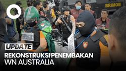 Video: Rekonstruksi Penembakan WN Australia, 2 Eksekutor Pakai Jaket Ojol