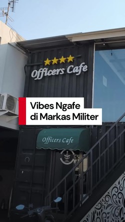 Video: Ngafe Dulu Sambil Lihat View Kapal Laut di Markas Militer 