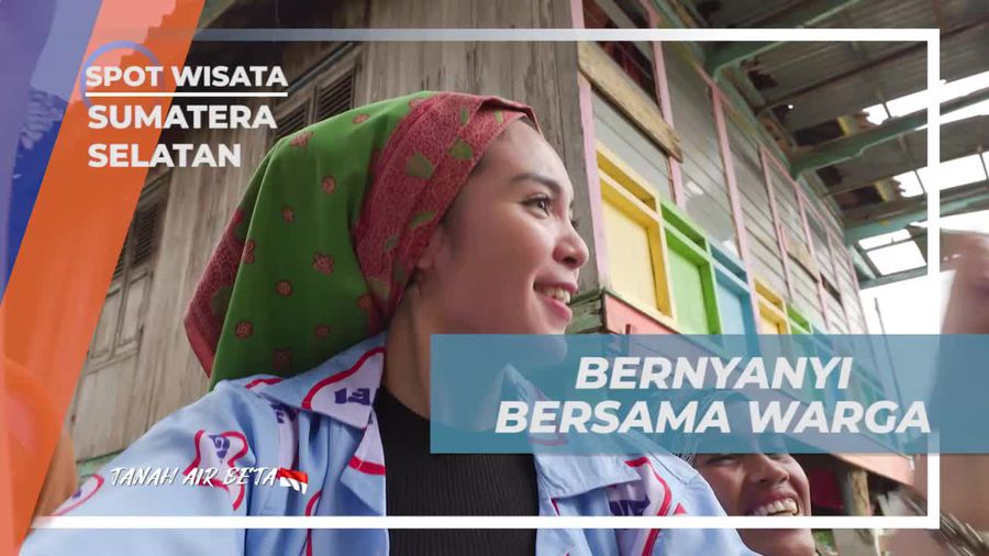 Bernyanyi dan Berdendang Bersama Warga saat Menikmati Pempek di Desa Burai, Sumatera Selatan  