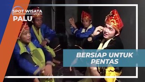 Bersiap Menampilkan Tarian di Pentas Taman Budaya Palu, Sulawesi Tengah  