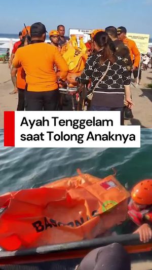  Video: Pria Tewas Tenggelam saat Tolong Anaknya Diterjang Ombak