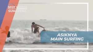 Menikmati Asiknya Berselancar di Ombak Tinggi Sumatera yang Mengasyikkan