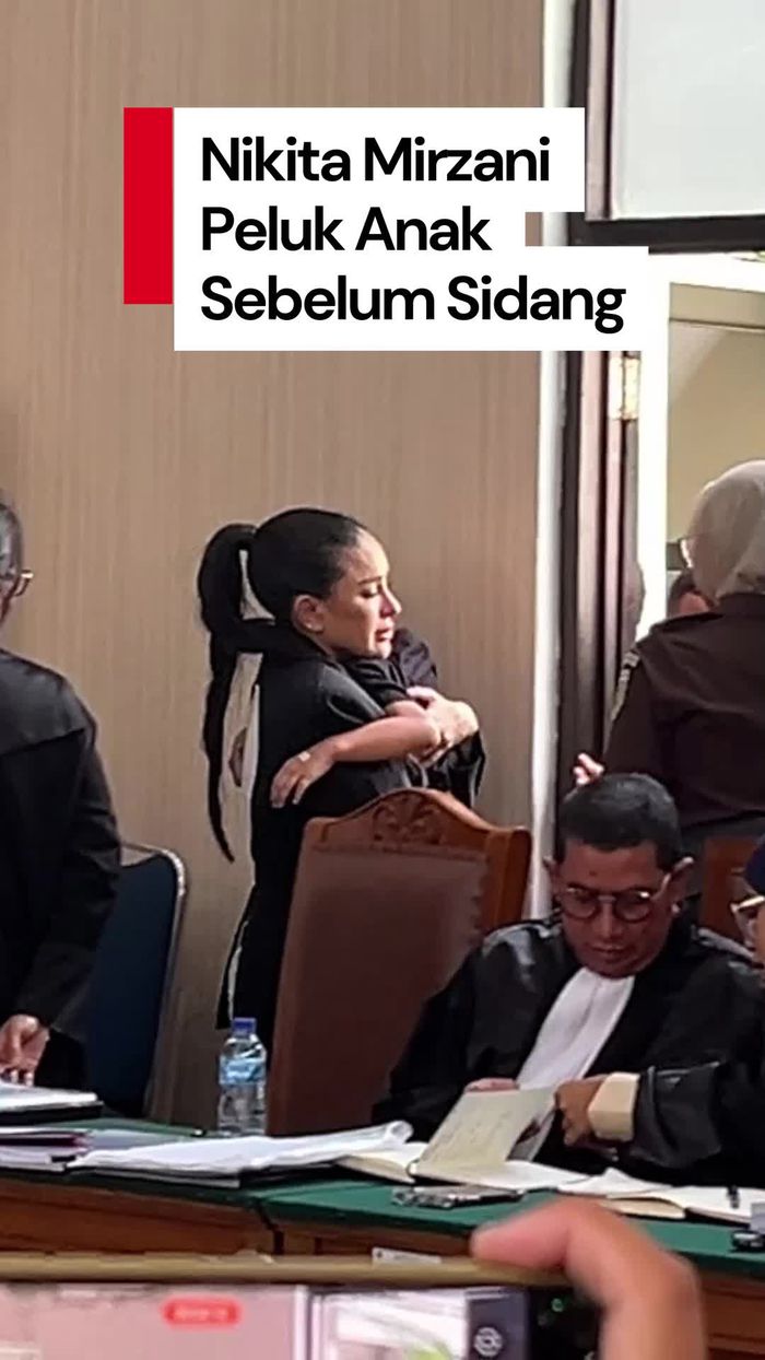 Video: Momen Nikita Mirzani Peluk Anak Sebelum Sidang